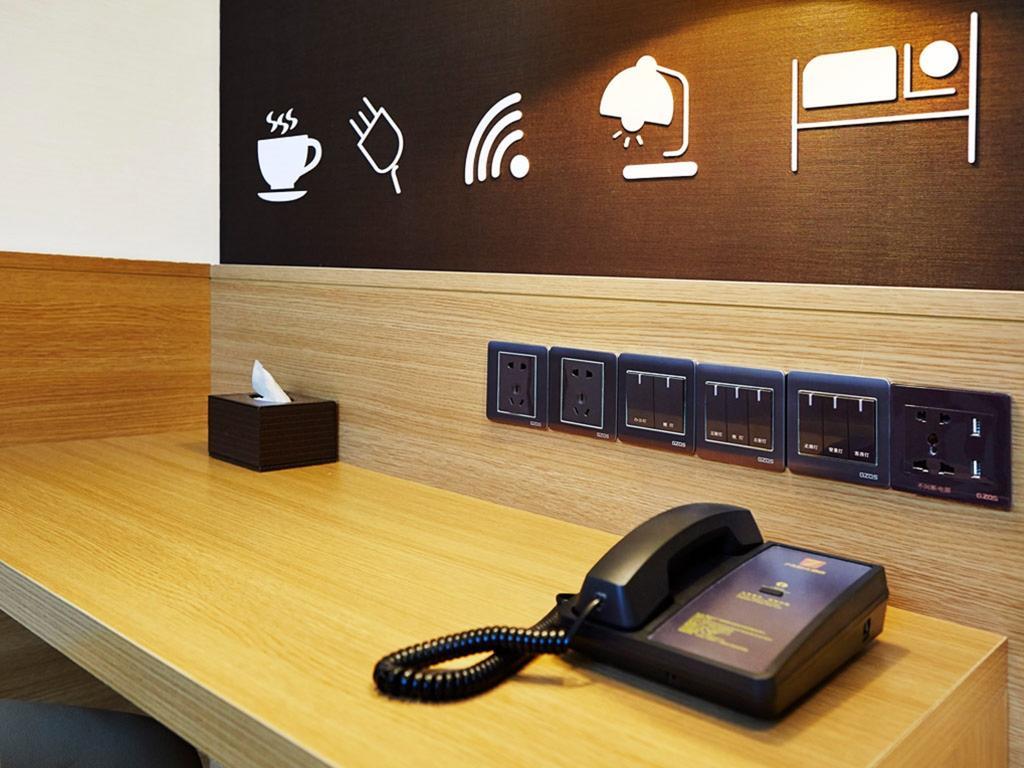 7Days Premium Chongqing Hongqihegou Hotell Exteriör bild