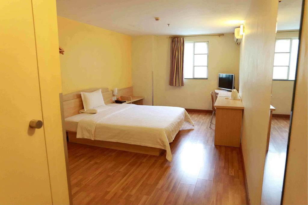 7Days Premium Chongqing Hongqihegou Hotell Rum bild