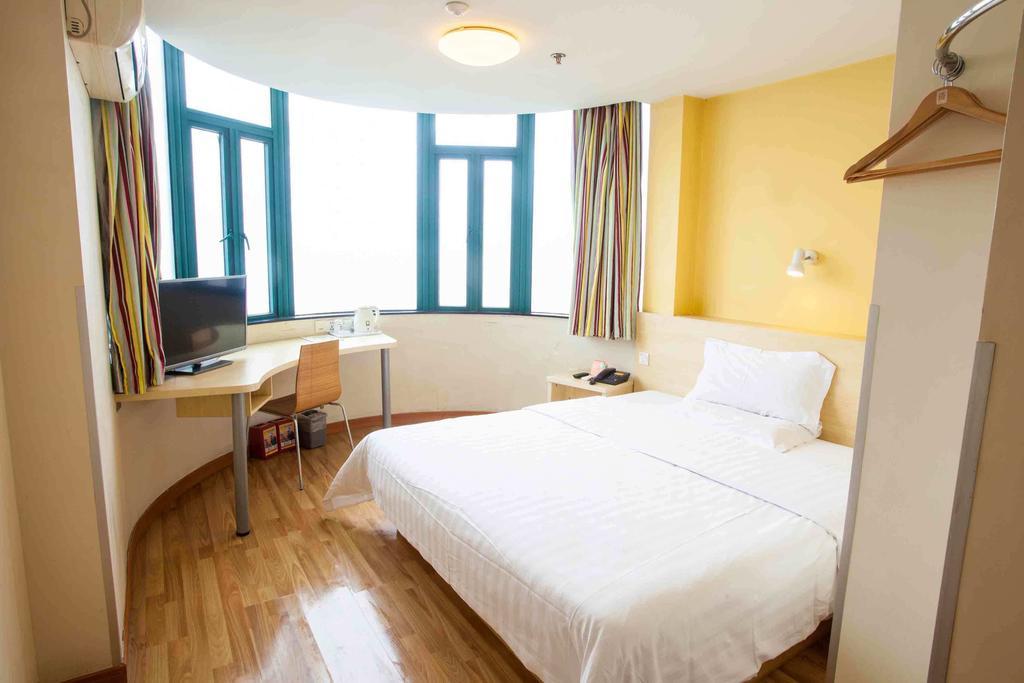 7Days Premium Chongqing Hongqihegou Hotell Rum bild